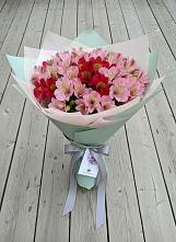 Букет цветов из:  Альстромерии в Великий двор