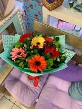 Букет цветов из:  Герберы, Хризантемы и Альстромерии #REPLACE_PRED# Великий двор