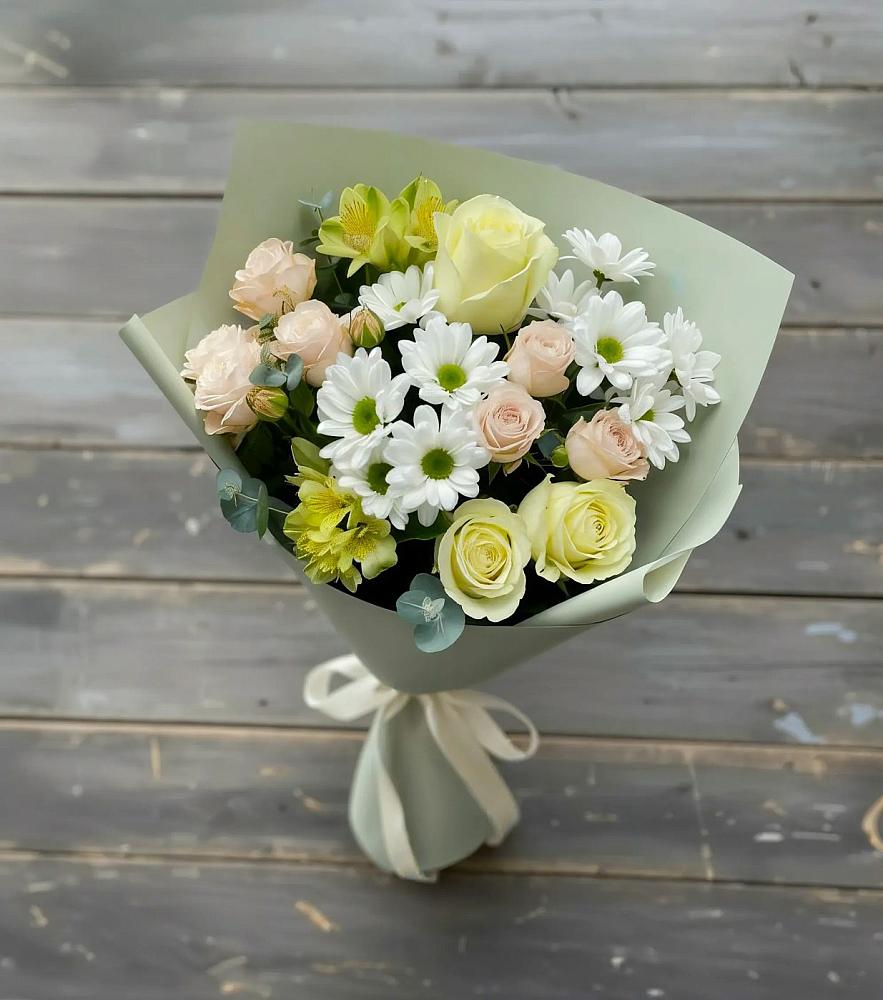 Букет цветов из: Альстромерии, Розы и Хризантемы в Великий двор
