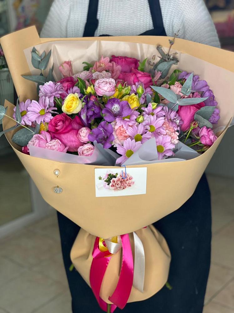 Букет цветов из: Хризантемы, Гвоздики и Альстромерии в Великий двор