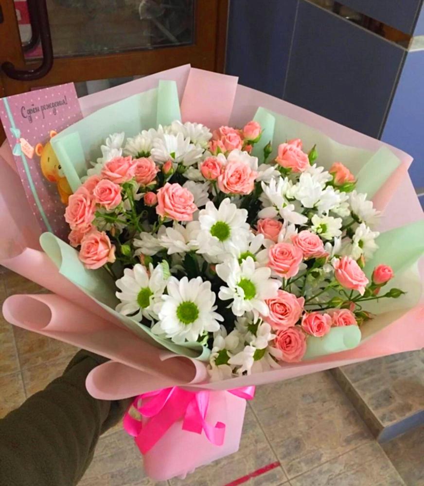 Букет цветов из: Розы и Хризантемы в Великий двор