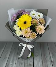 Букет цветов из:  Розы, Герберы и Хризантемы в Великий двор