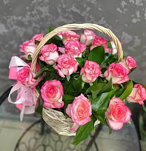 Цветочная композиция из Розы в корзине #REPLACE_PRED# Великий двор