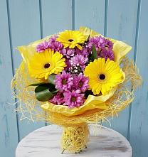 Букет цветов из:  Хризантемы и Герберы в Великий двор