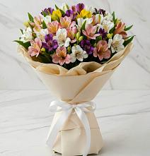 Букет цветов из:  Альстромерии в Великий двор