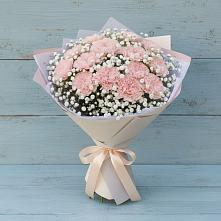 Букет цветов из:  Гвоздики в Великий двор