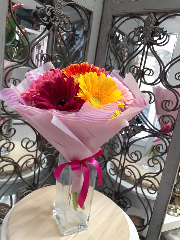 Букет цветов из: Герберы в Великий двор