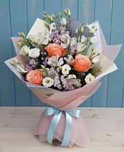 Букет цветов из:  Лизиантусы, Розы, Альстромерии и Гипсофила #REPLACE_PRED# Великий двор