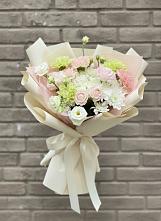 Букет цветов из:  Гвоздики, Розы, Лизиантусы и Хризантемы #REPLACE_PRED# Великий двор