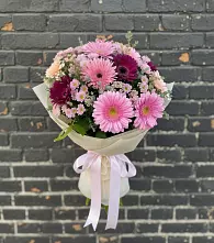 Букет цветов из:  Герберы и Хризантемы #REPLACE_PRED# Великий двор