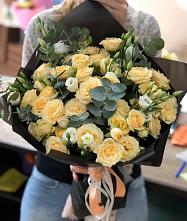 Букет цветов из:  Розы и Лизиантусы #REPLACE_PRED# Великий двор