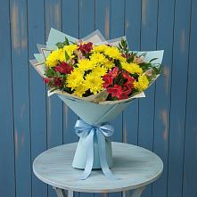 Букет цветов из:  Альстромерии и Хризантемы в Великий двор