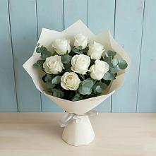 Букет Белые розы в Эвкалипте в Великий двор