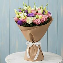 Букет цветов из:  Лизиантусы в Великий двор