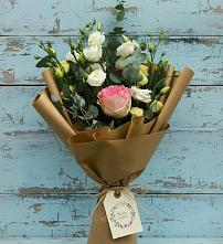 Букет цветов из:  Розы и Лизиантусы #REPLACE_PRED# Великий двор