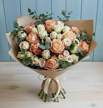 Букет цветов из:  Альстромерии и Розы в Великий двор