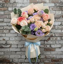 Букет цветов из:  Розы, Лизиантусы и Гвоздики #REPLACE_PRED# Великий двор