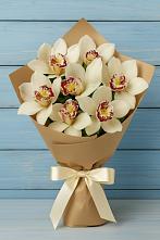 Букет цветов из:  Орхидеи и Розы в Великий двор